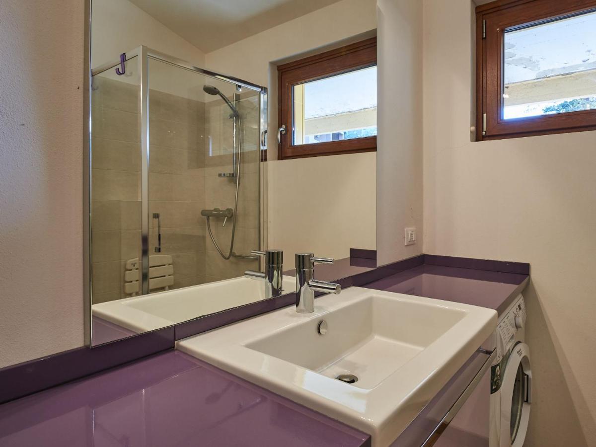 Apartment Hermitage-19 By Interhome Porto Valtravaglia Eksteriør billede